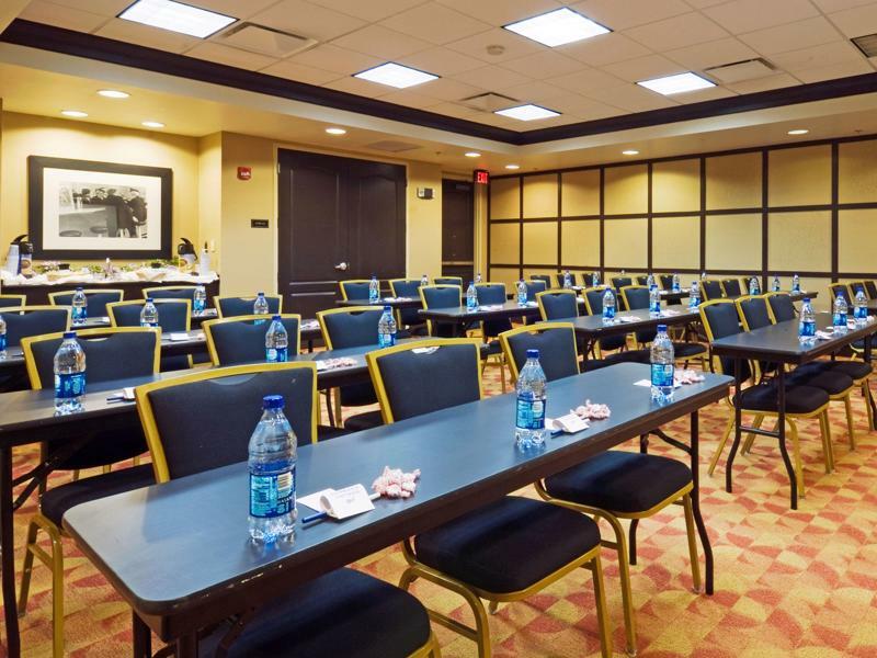 Holiday Inn Express Hotel & Suites Columbia-Fort Jackson By Ihg Eksteriør bilde