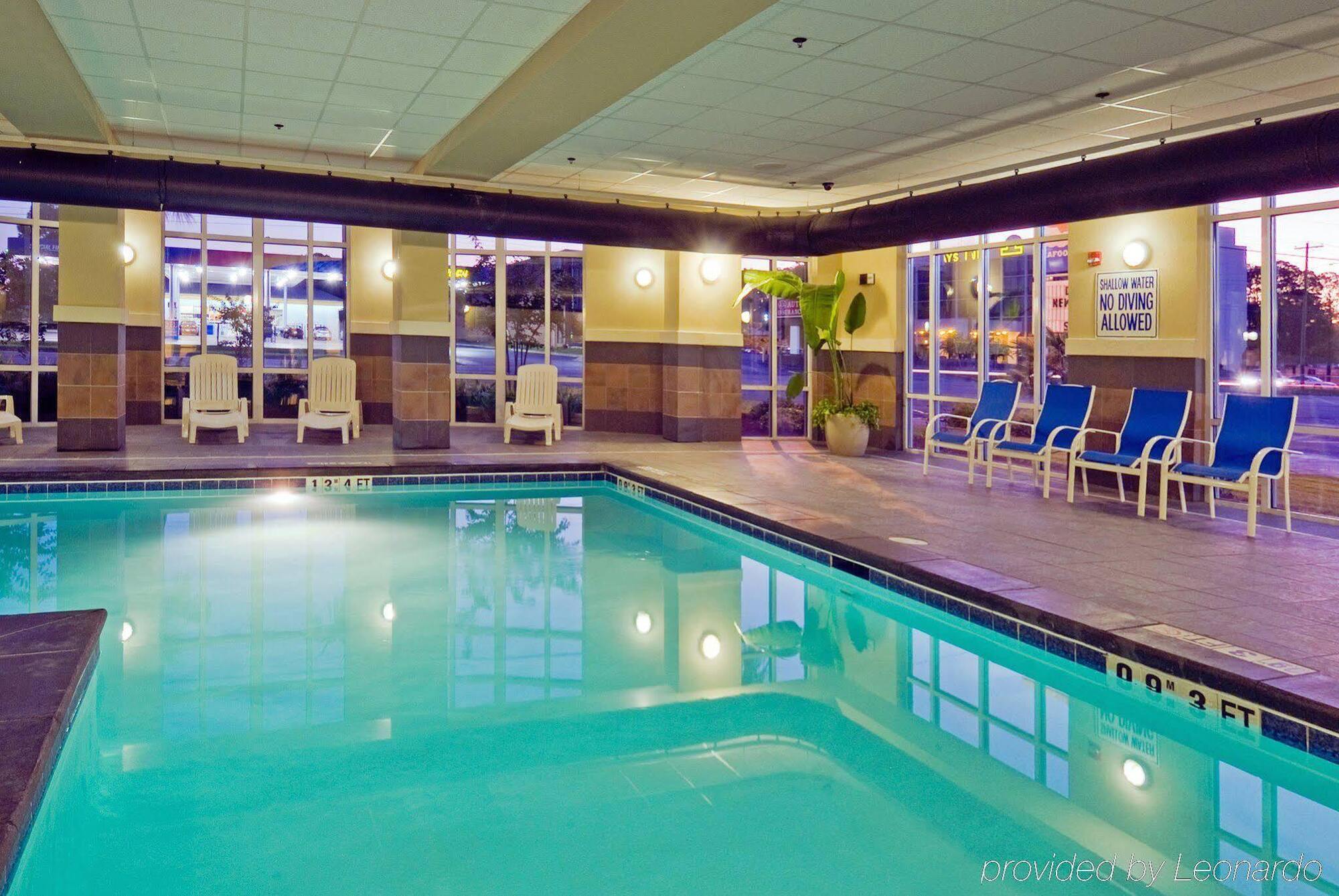 Holiday Inn Express Hotel & Suites Columbia-Fort Jackson By Ihg Eksteriør bilde