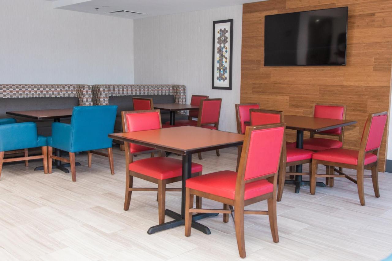 Holiday Inn Express Hotel & Suites Columbia-Fort Jackson By Ihg Eksteriør bilde